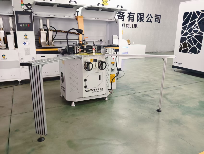 1757309867827901.jpg угловой обжимной станок для окон.jpg